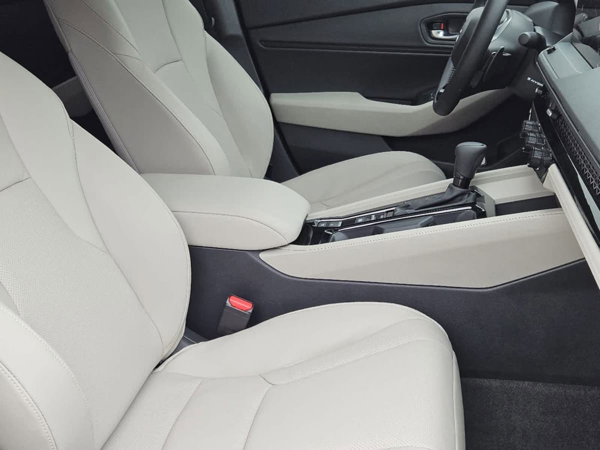 2025 Honda Accord Hybrid - Image 14