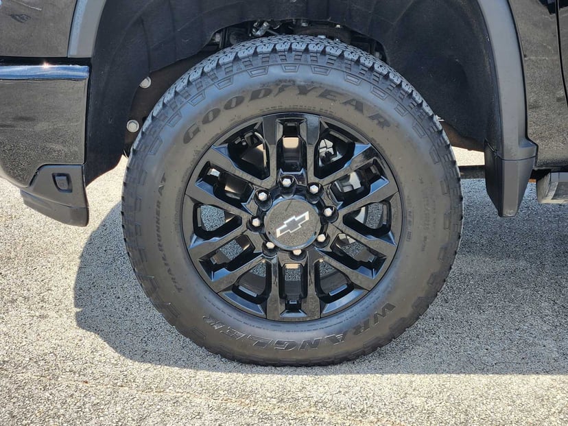 2026 Chevrolet Silverado 3500HD - Image 9