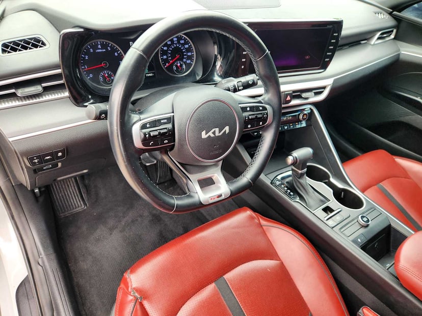 2022 Kia K5 - Image 2