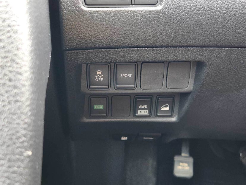 2016 Nissan Rogue - Image 21