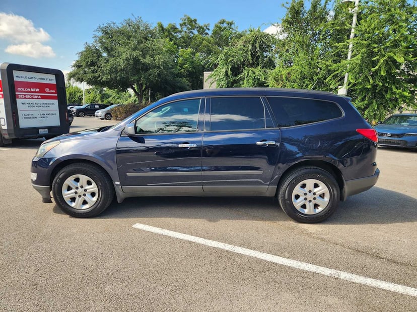 2012 Chevrolet Traverse - Image 2