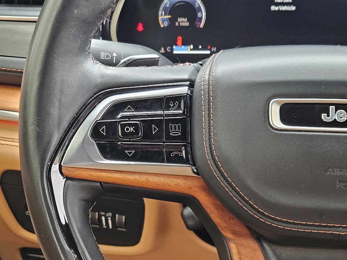 2022 Jeep Grand Cherokee L - Image 27