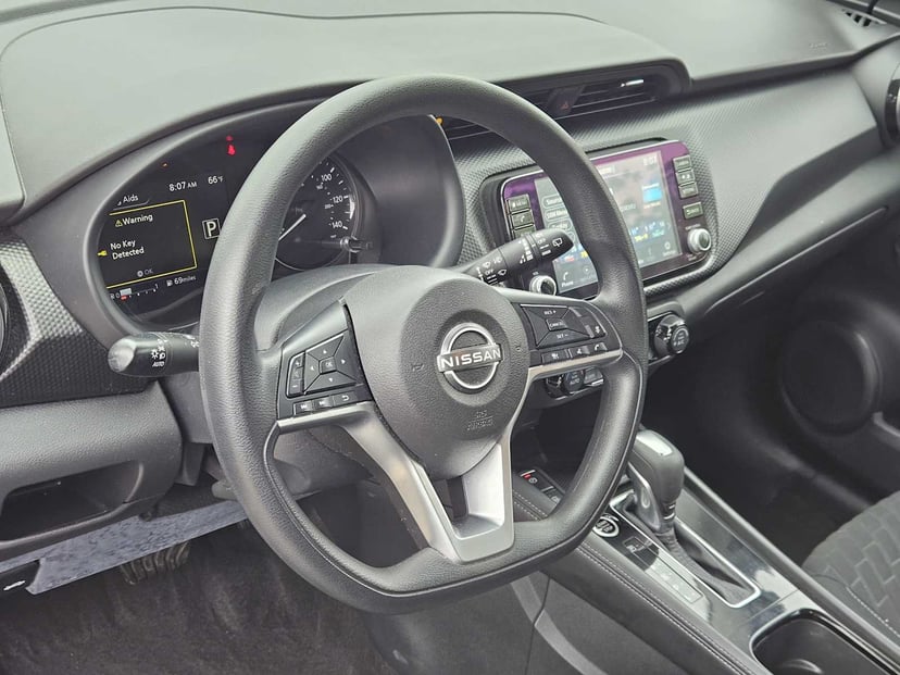 2022 Nissan Kicks - Image 2