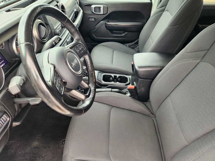 2020 Jeep Gladiator - Image 12