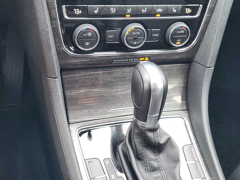 2016 Volkswagen Passat - Image 19