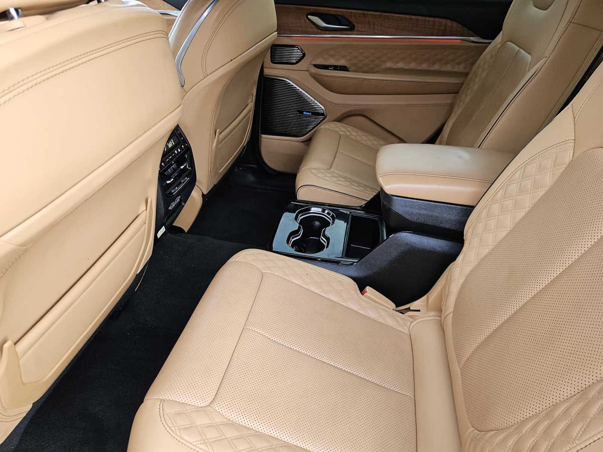 2022 Jeep Grand Cherokee L - Image 29