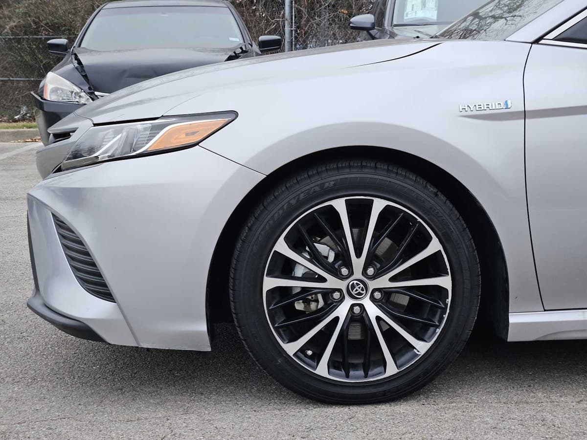 2019 Toyota Camry - Image 8