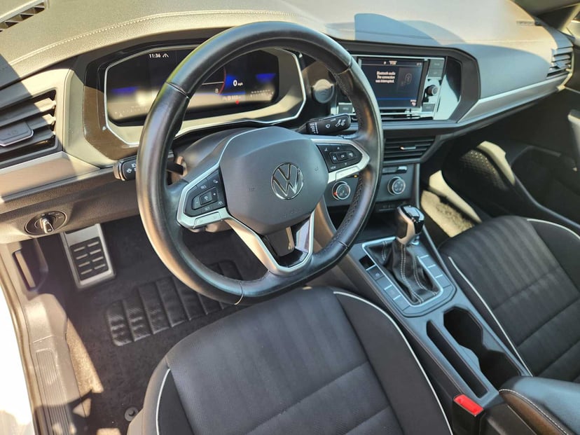2023 Volkswagen Jetta - Image 2