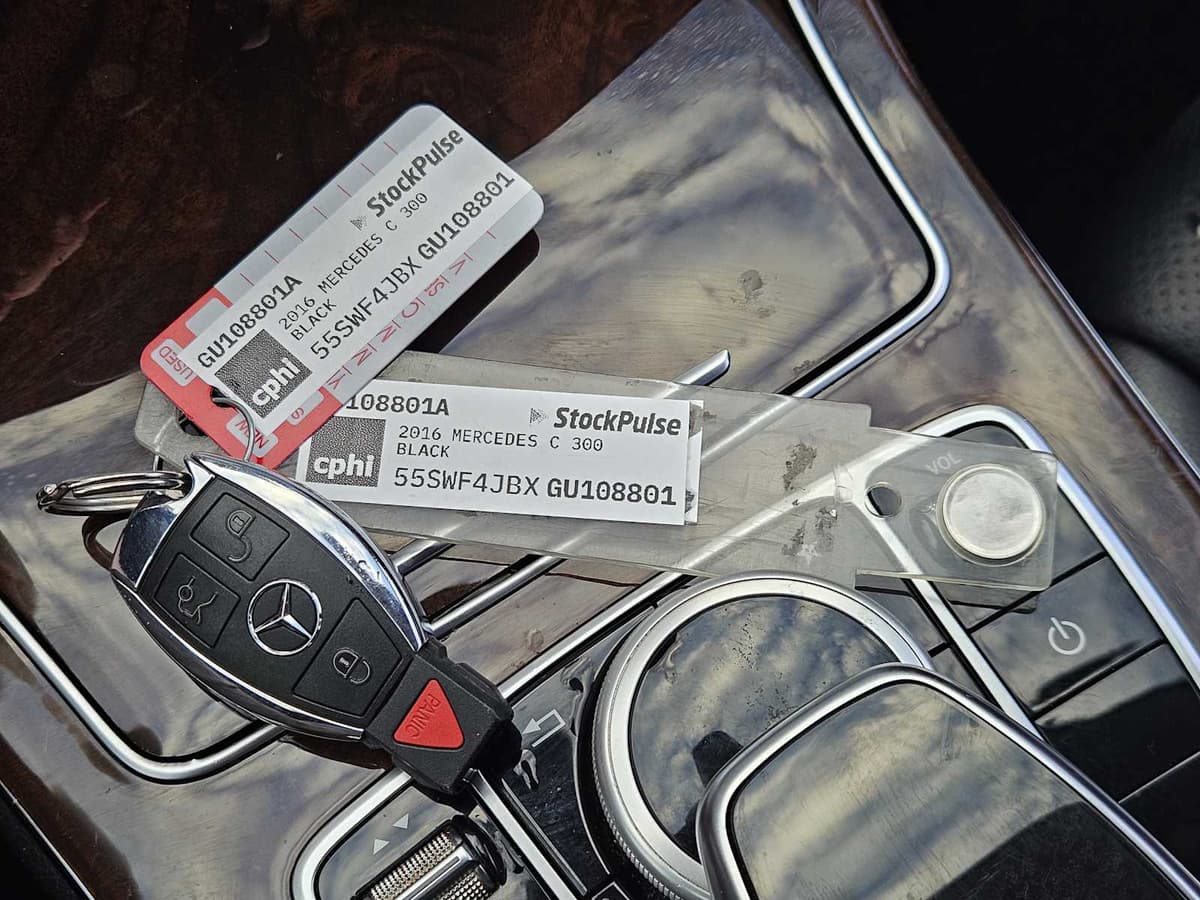 2016 Mercedes-Benz C 300 - Image 30