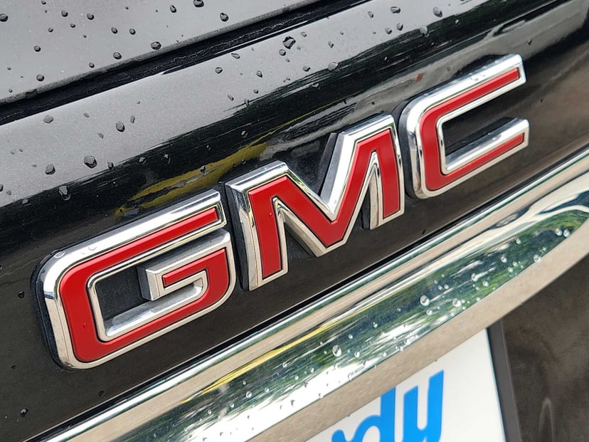 2023 GMC Terrain - Image 12