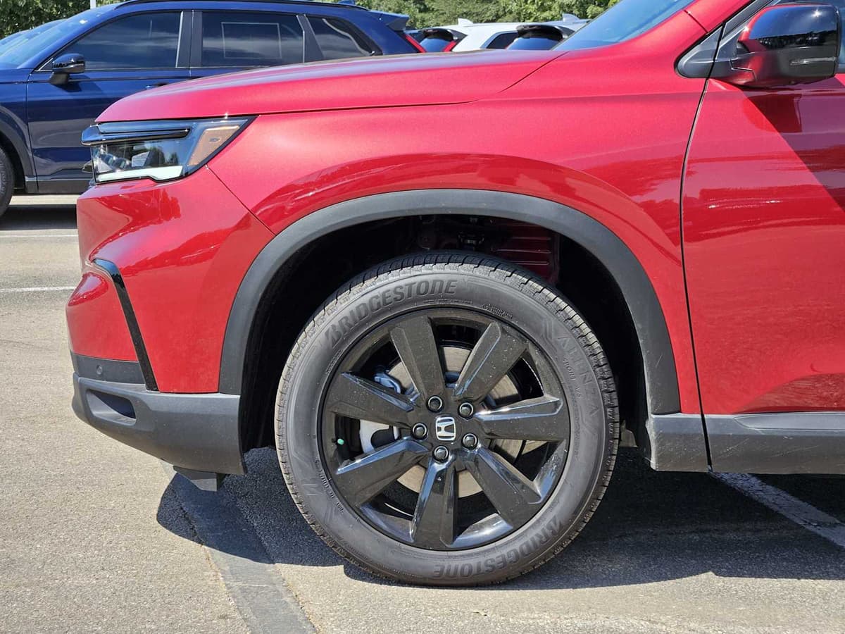 2025 Honda Pilot - Image 8