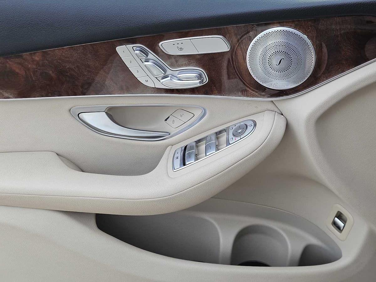 2017 Mercedes-Benz GLC 300 - Image 20