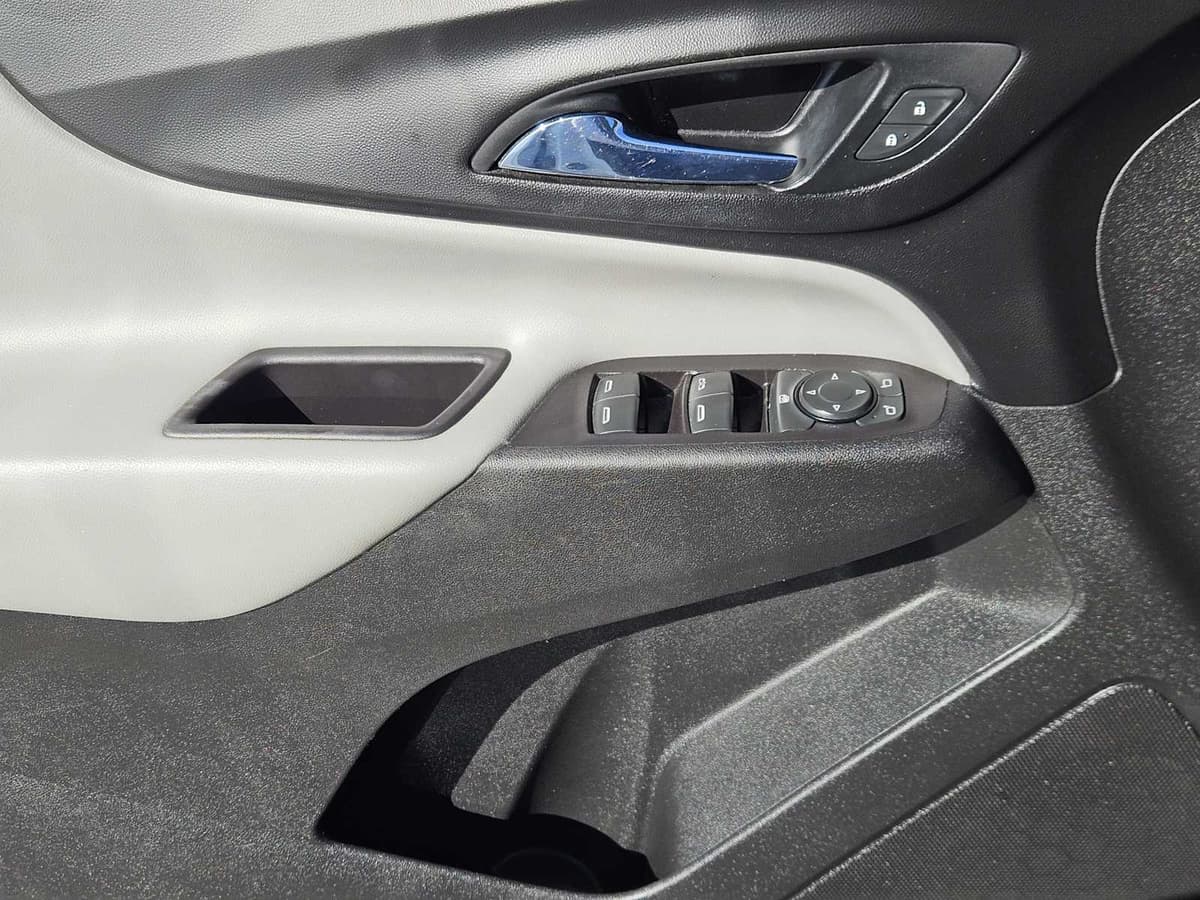 2021 Chevrolet Equinox - Image 21