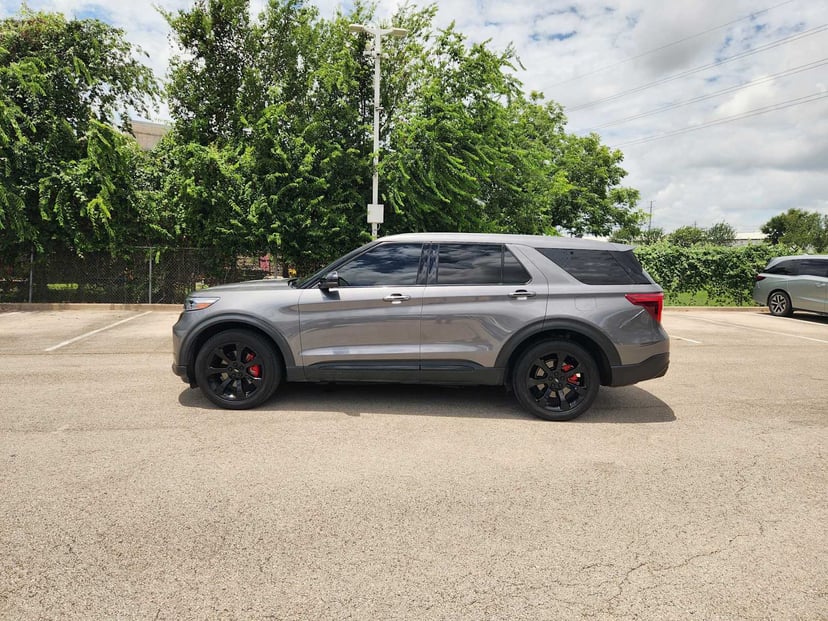 2022 Ford Explorer - Image 4