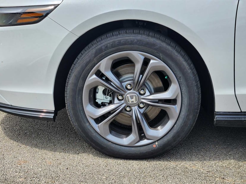 2026 Honda Accord Hybrid - Image 7