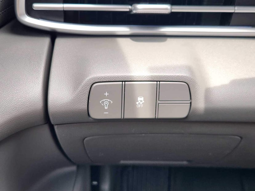 2024 Hyundai Elantra - Image 21