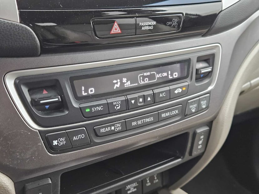 2016 Honda Pilot - Image 15