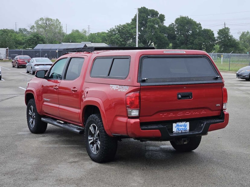 2016 Toyota Tacoma - Image 5