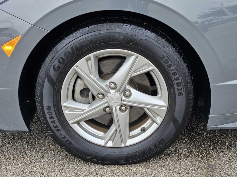 2022 Hyundai Sonata - Image 9