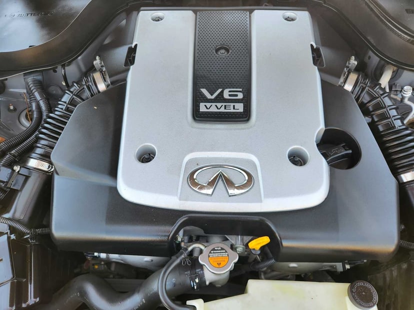 2015 INFINITI Q40 - Image 31
