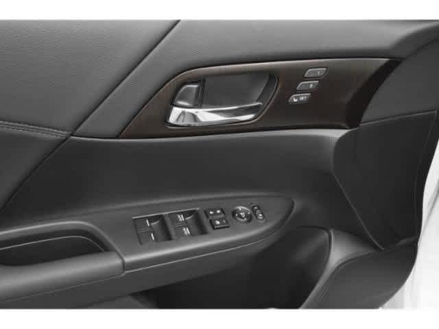 2013 Honda Accord - Image 19