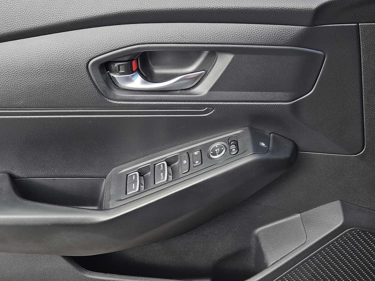 2023 Honda Accord - Image 21