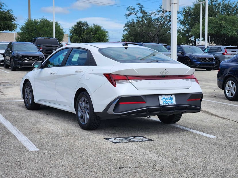 2024 Hyundai Elantra - Image 5