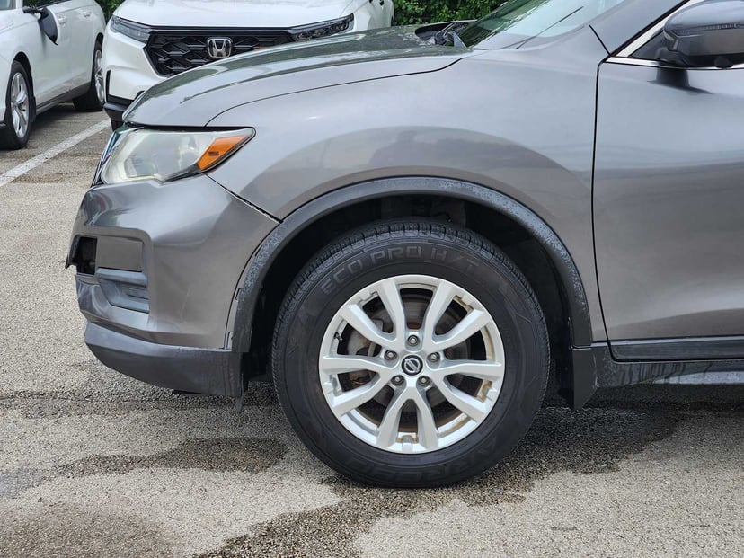 2017 Nissan Rogue - Image 8