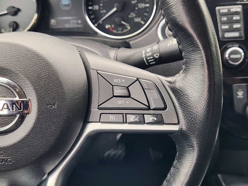 2017 Nissan Rogue - Image 29