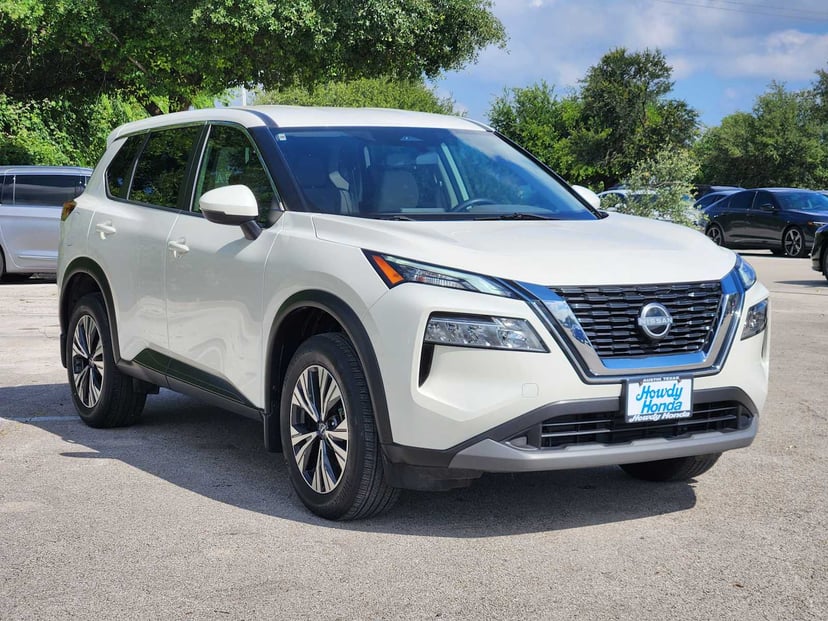 2023 Nissan Rogue - Image 3