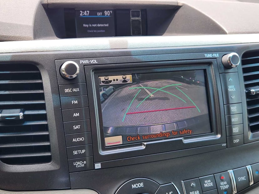 2014 Toyota Sienna - Image 17