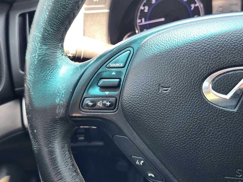 2015 INFINITI Q40 - Image 27
