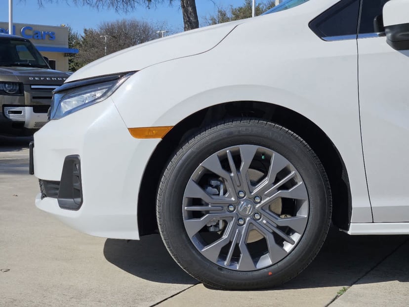 2026 Honda Odyssey - Image 8