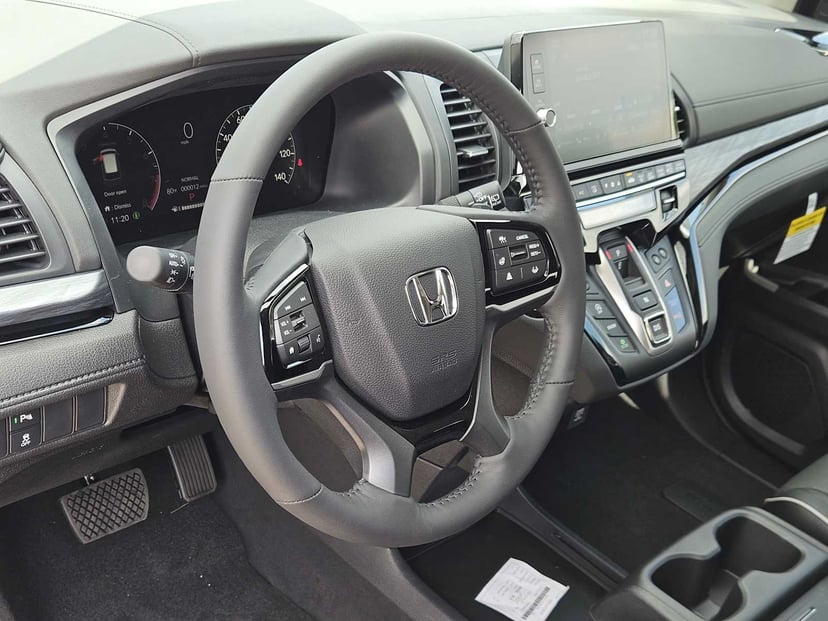 2026 Honda Odyssey - Image 2