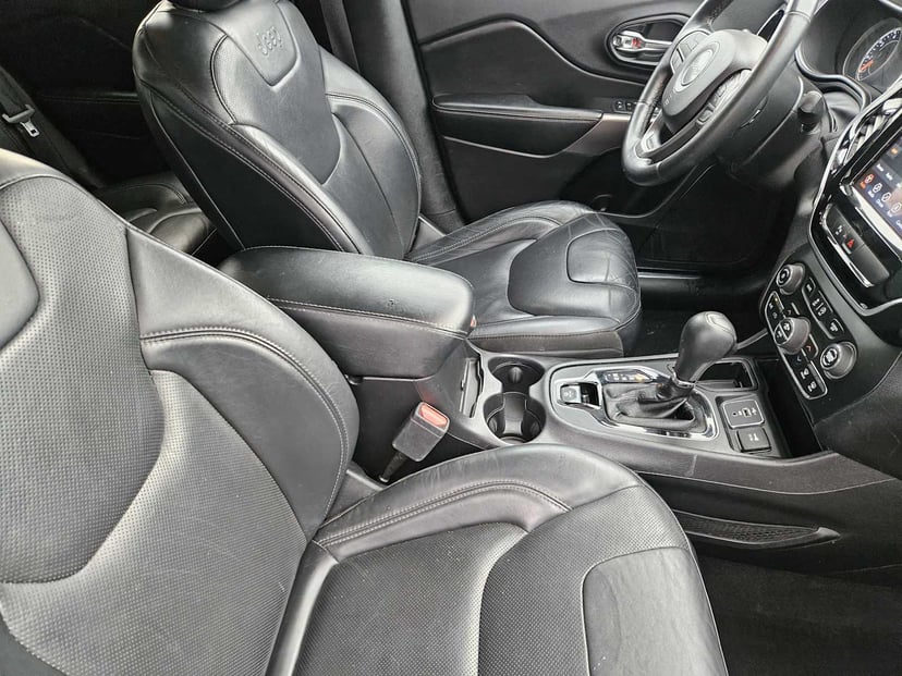 2019 Jeep Cherokee - Image 14