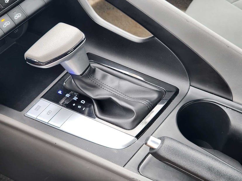 2024 Hyundai Elantra - Image 19