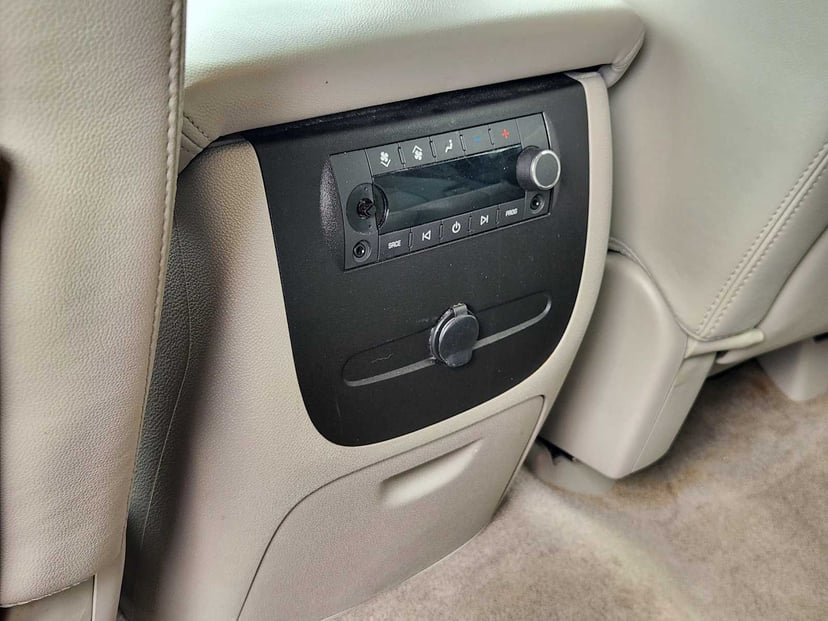 2011 GMC Yukon - Image 29