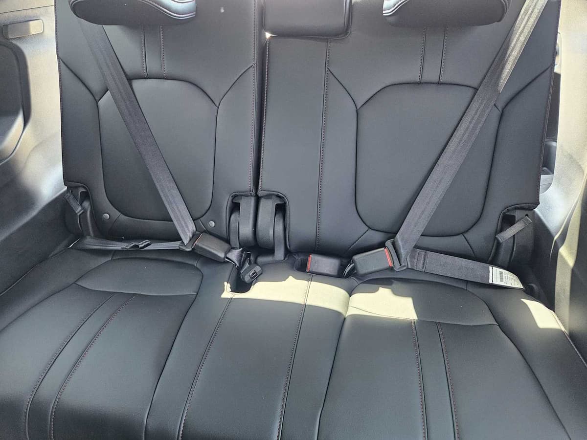 2025 Honda Pilot - Image 24