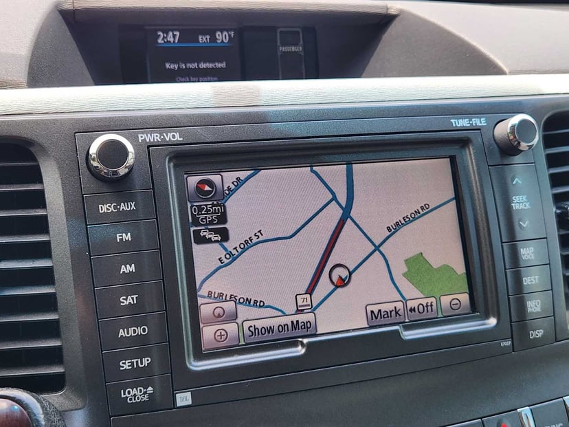 2014 Toyota Sienna - Image 16