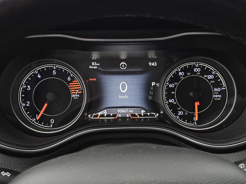 2019 Jeep Cherokee - Image 16