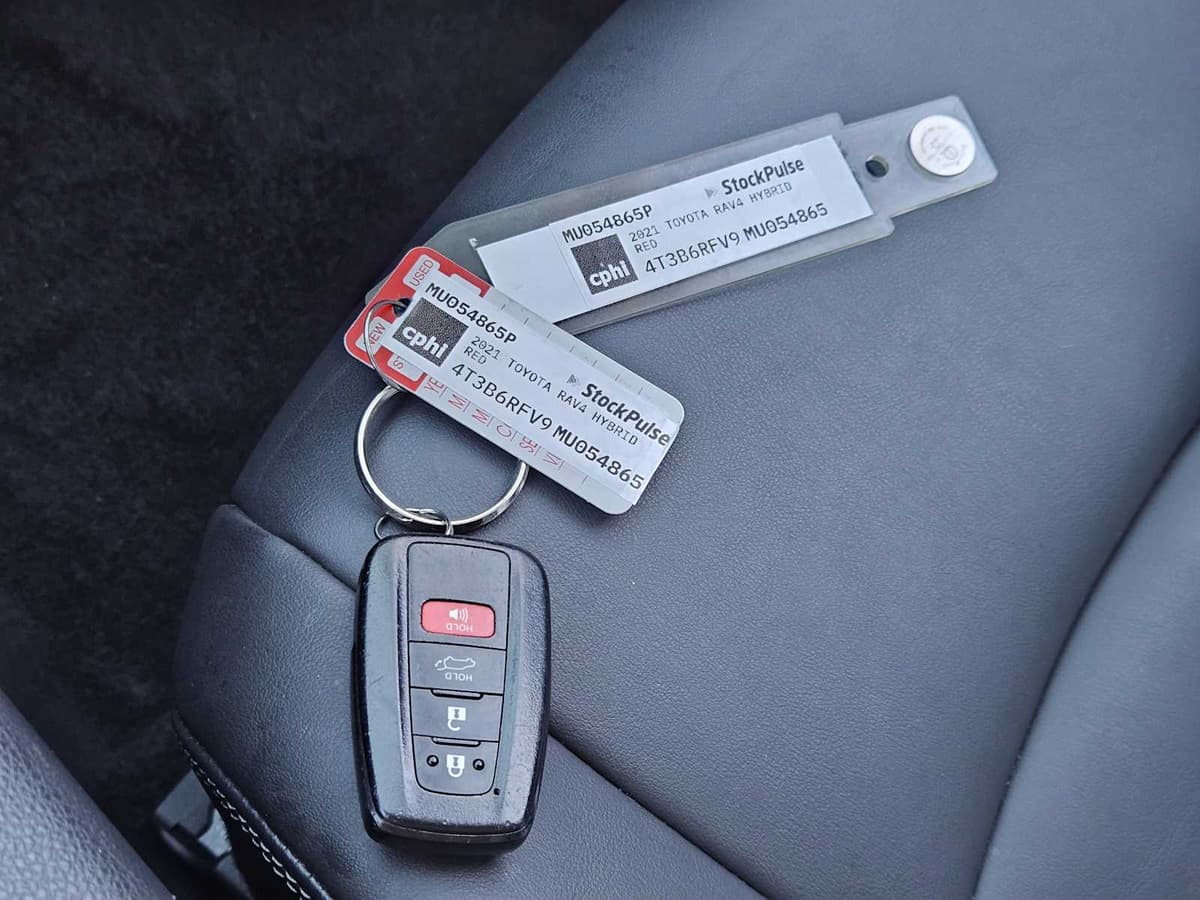 2021 Toyota RAV4 - Image 32