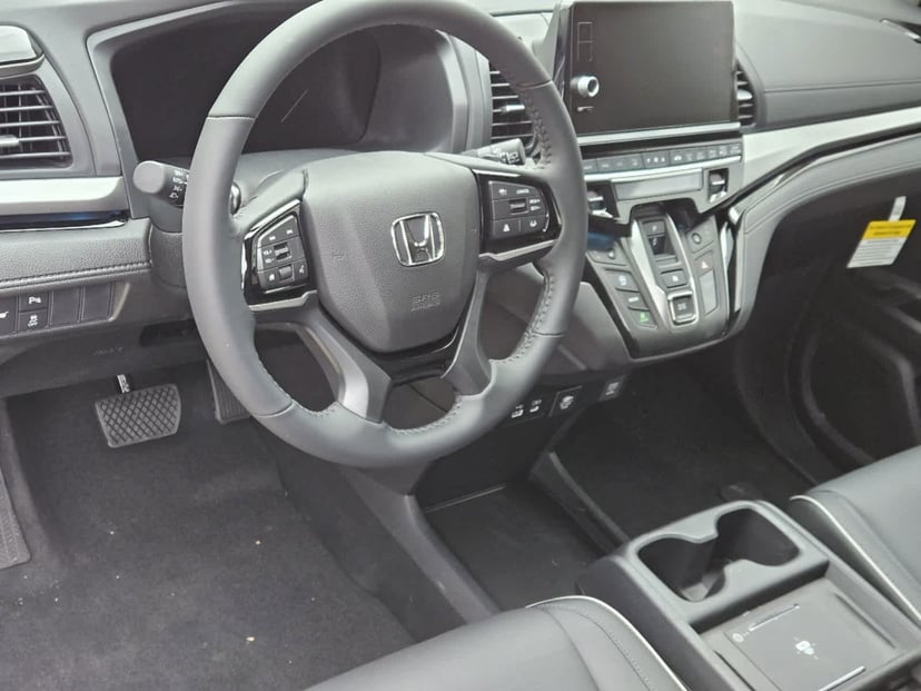 2026 Honda Odyssey - Image 2
