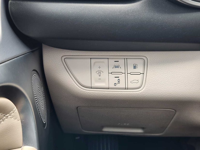 2019 Genesis G70 - Image 22