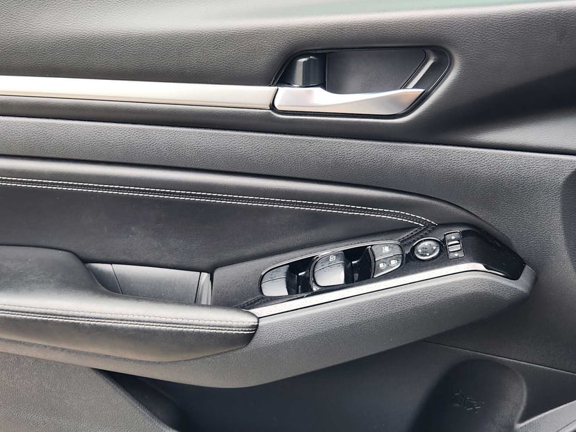 2021 Nissan Altima - Image 23