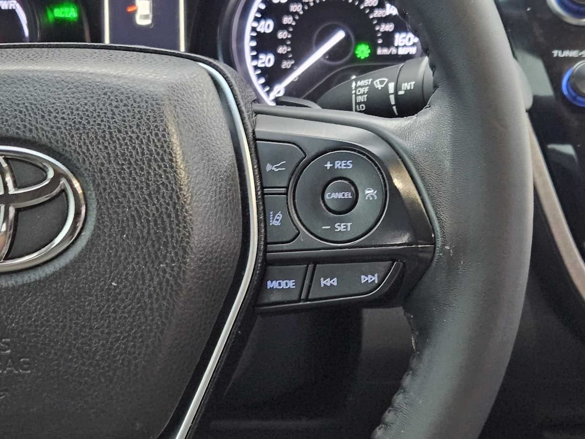 2019 Toyota Camry - Image 28