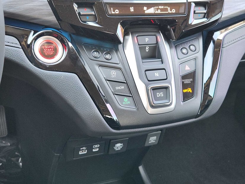 2026 Honda Odyssey - Image 15