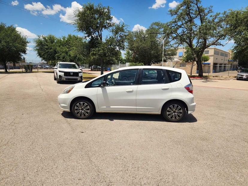 2009 Honda Fit - Image 2