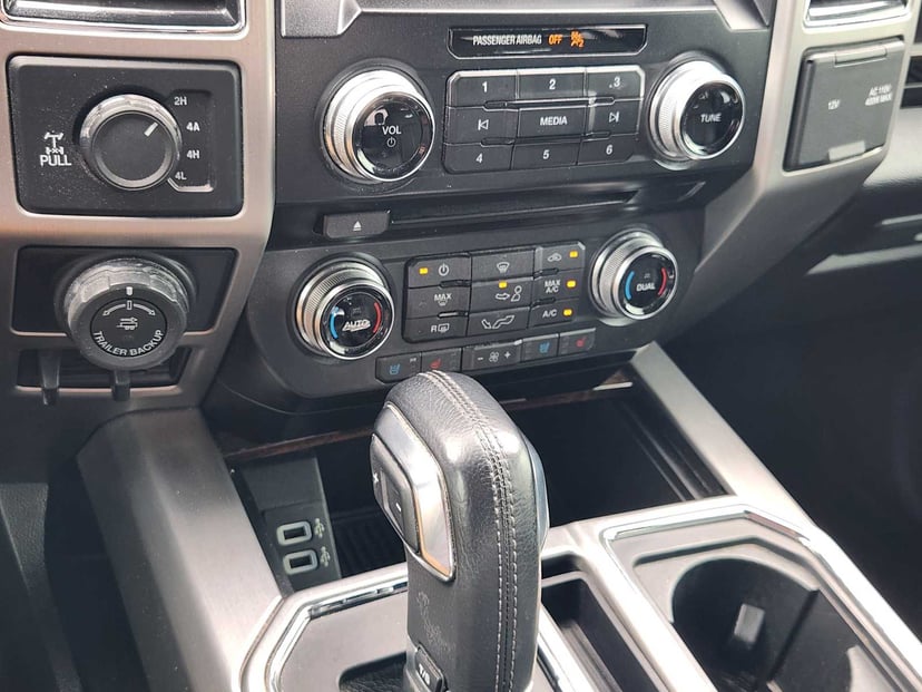2017 Ford F-150 - Image 19