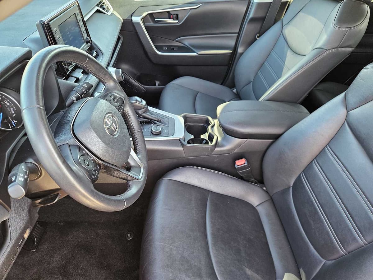 2021 Toyota RAV4 - Image 13