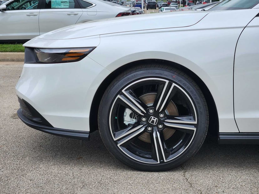 2026 Honda Accord Hybrid - Image 7